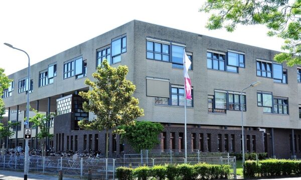 Nehalennia Breeweg schoolgebouw